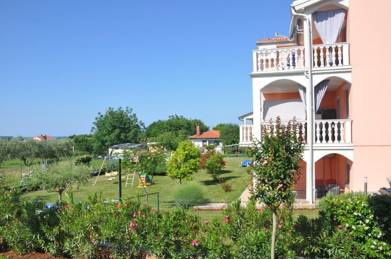 Apartments Rosa Umag Exterior photo